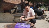 三包螺蛳粉、四斤蛏子，阿远做辣炒蛏子，又煮了锅螺蛳粉尝尝鲜