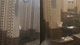 台风无情还是墙不靠谱？济南一小区高楼外墙保温层大面积脱落