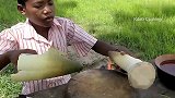 荒野小哥竹笋炖猪排，你没吃过的美味，一起来学学吧