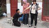 短剧：儿子嫌母亲穷赶她捡垃圾，母亲无奈说出实情，儿子跪地痛哭