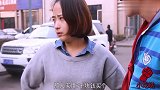 小夫妻在街头斗嘴,没想遇到回收旧手机的,最后结局太搞笑了