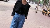 宽松牛仔裤小姐姐穿搭非常气派！