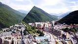 航拍甘孜：跑马溜溜的山，康定溜溜的城