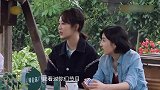 张艺兴频频偷瞄杨紫，黄磊看破一切主动换座，张艺兴杨紫兄弟情？