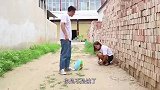 丈夫好心收留流浪女，妻子怒提离婚，第2天惊喜来了