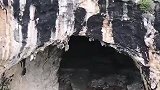 悬崖上的山洞发现有人生活过的痕迹怎么上去的？