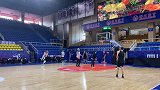 【PP体育在现场】牛角兄弟三分手感不错 阿不都神狙五连发