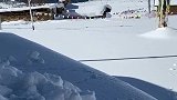 村里暴雪出不去了，全村人一起除雪