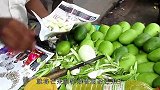 印度芒果干，看完制作过程你还敢吃吗？网友：隔着屏幕都想吐