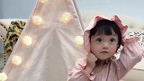 小女孩的打扮，真的好可爱呀