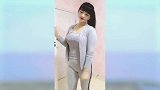 美吗简单的居家休闲装也能散发女人味