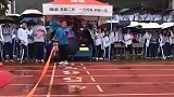 跑步比赛最后一瞬间冲刺夺冠，这大概就是青春的样子