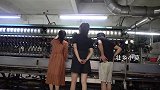 美女邀请小莫进城，做了一桌海鲜大餐招待，喝着红酒真舒坦