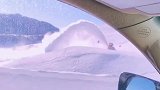 新疆另类冰雪瀑布隧道