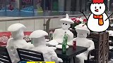 网友做雪雕塑，4个雪人面对面喝酒聊天