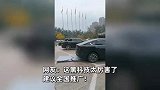 黑科技！山西一酒店派挪车机器人治理乱停车，网友：建议全国推广