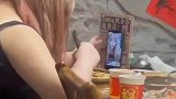 网络VS现实不敢相信自己眼睛了