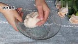 蒸花馍有诀窍，面条一卷一扭就成型，出锅暄软好看不变形