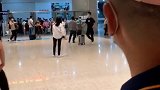 情侣 车站接人 机场接机 这一天我和我爸偷偷来车站接我的呆羊（上）我爸南昌罗汉也有一颗少女心