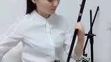 二胡演奏《驼铃》，美女二胡拉的真棒简直太好听了