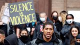 【中字】地表最强黑人参加反歧视大游行 呼唤正义拒绝暴力