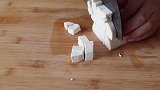 1块豆腐，2个鸭蛋，教你1个新吃法，我家一周吃6次，比肉香！