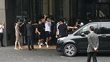C罗已动身出发前往三里屯 现场人头攒动氛围热烈