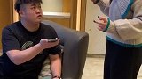 搞笑视频：兄妹回忆录，把我手机摔碎了还拿小时候说事儿！