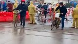 我们开始上班了，上班第三天，早上和下午都要量体温！