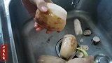 教你干锅藕片家常做法，舌尖够麻辣才有味，口感特爽