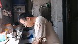 海南猪肉降价了，80后大叔割一大块，打算给媳妇补补
