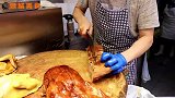 香港将军澳烧腊美食：60港元脆皮烧肉装了一盒子