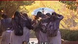 两个孤单的人互相感应到了彼此