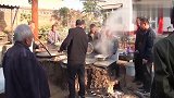 农村结婚现场实拍，弄了两口大锅煮饭，这才像农村办酒！