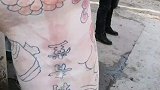 小猪身上有纹身看来今年打黑力度很大啊