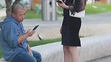 这个小姐姐的身材真好哈，肤色看起来很健康，一看就是运动达人