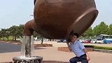 陕西男朋友第一次来城里，他的表现实在有点丢人！