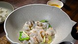 这个虾仁裙带汤真是太鲜了，整整喝了一大碗……美食趣胃计划 美食分享官 星探家