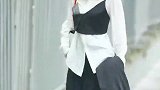 咱也不知道这女神为什么这么穿，咱也不敢问