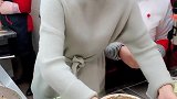 面馆来了个难缠的顾客，还是小冉技高一筹，网友：真是太机智了