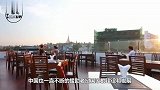 中国游客表示在老挝看到美女别不好意思，该出手时就出手