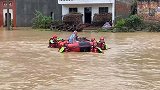 湖北咸宁普降暴雨，水位猛涨房田被淹道路受阻 消防紧急救援