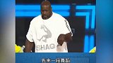 奥胖这辈子跟巴克利已经过不去了，台下的巴克利已经笑翻了