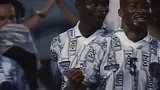 足球 考古视频来了尼日利亚 队1994年首次参加世界杯 便闯入16强，菲尼迪·乔治的庆祝动作成为经典⚽
