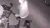 掩耳盗铃式小偷，带个头套就没人知道是我干的了