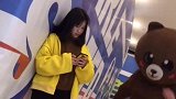 网红熊又在欺负小姐姐，你的良心不会痛吗？