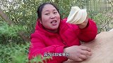 胖妹用腊肠做烧卖，光尝咸淡就吃1笼，这货算是吃过瘾了！
