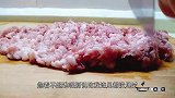 豆腐包上肉馅即成美味，咬破豆腐满口肉香，荤素搭配经典菜肴