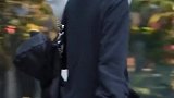 这位大长腿女生长得特别像邓紫棋，你们觉得呢