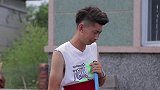 老婆问，有人花500万买我，你卖吗？老公的回答真有才